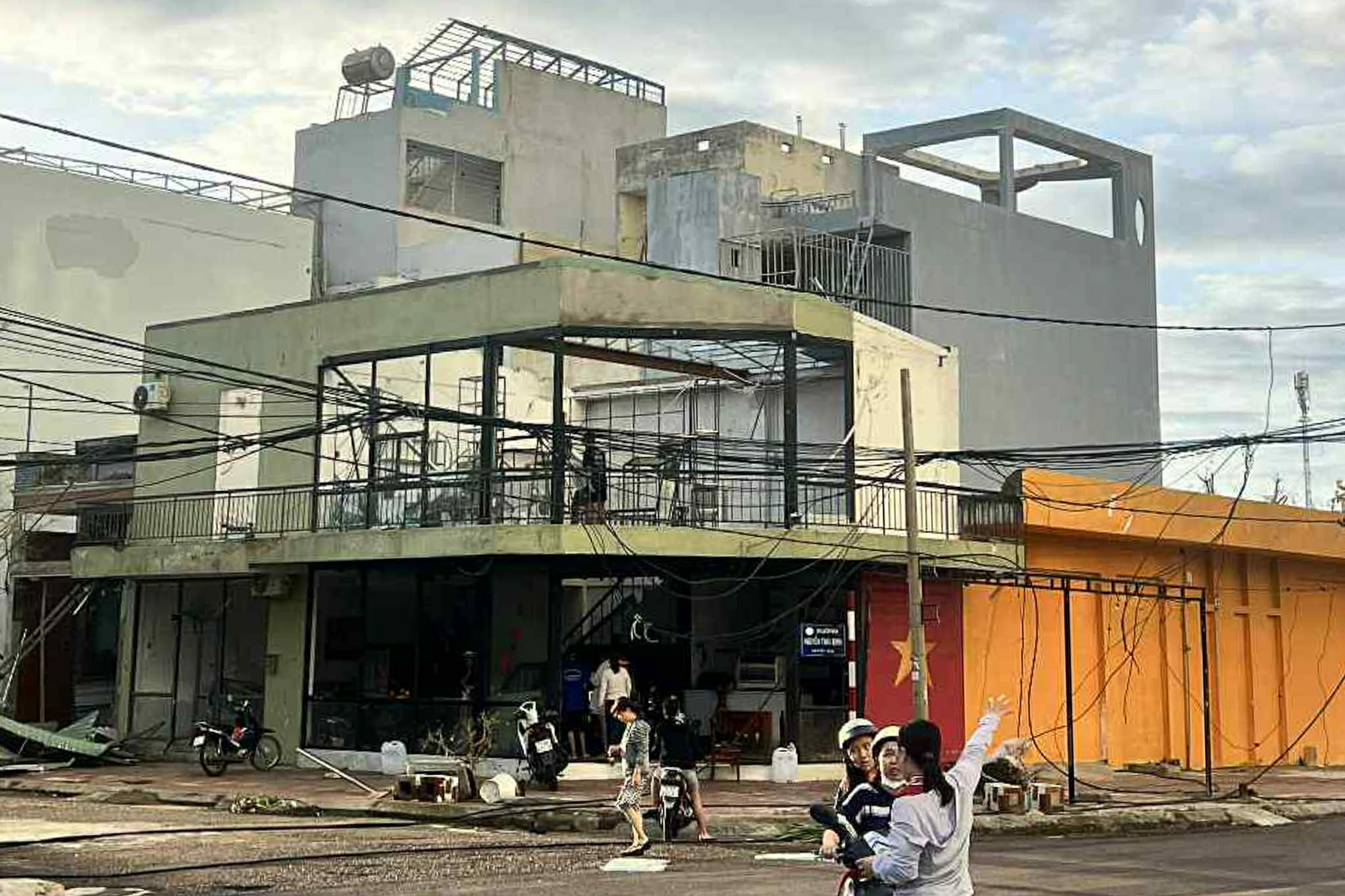 Quy Nhơn bão số 13 ảnh 7 Quy Nhon bao so 13 anh 7