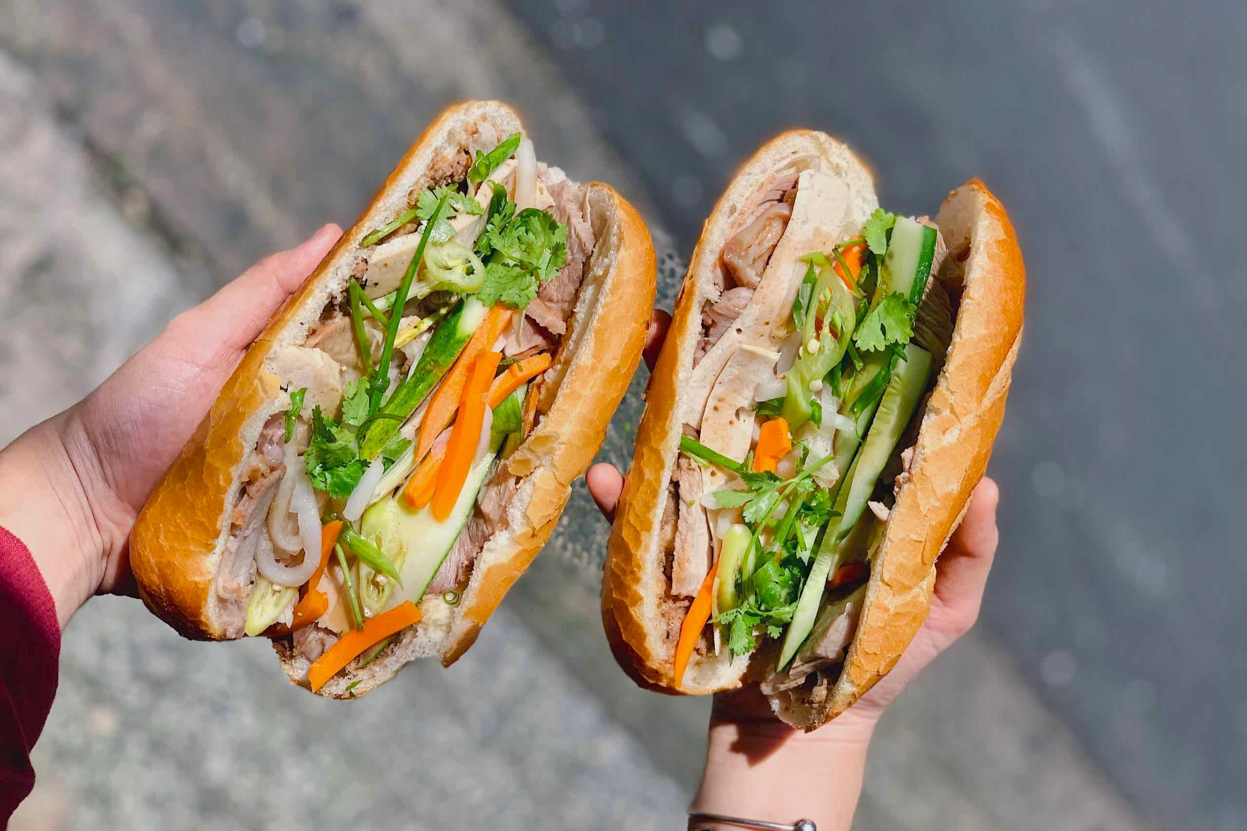 Bai hoc du lich sau vu 300 nguoi ngo doc banh mi o TP.HCM hinh anh