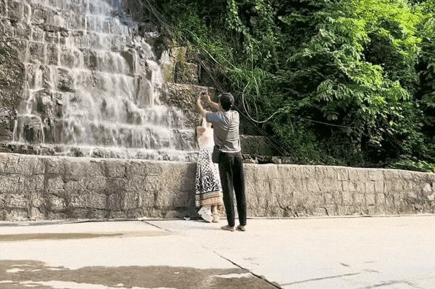 Nguoi ban kem An Giang noi tieng vi nhiet tinh quay video giup khach hinh anh