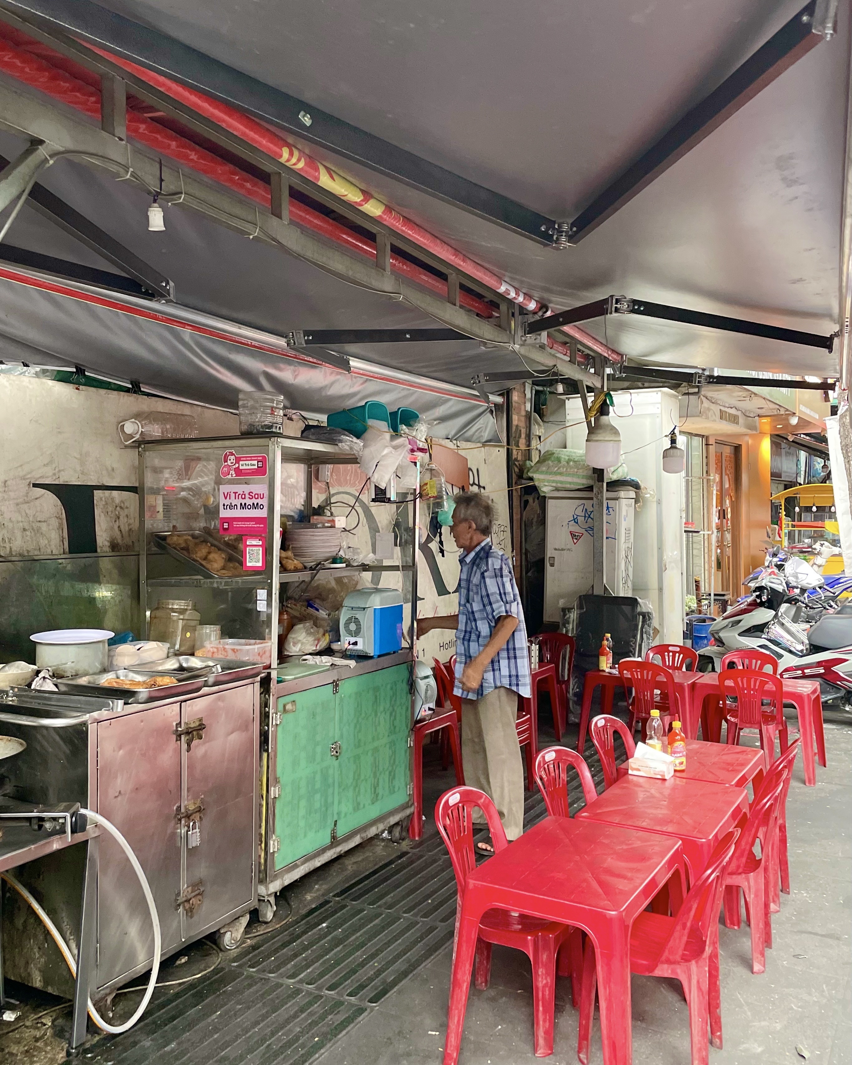 an vat Hai Ba Trung anh 1