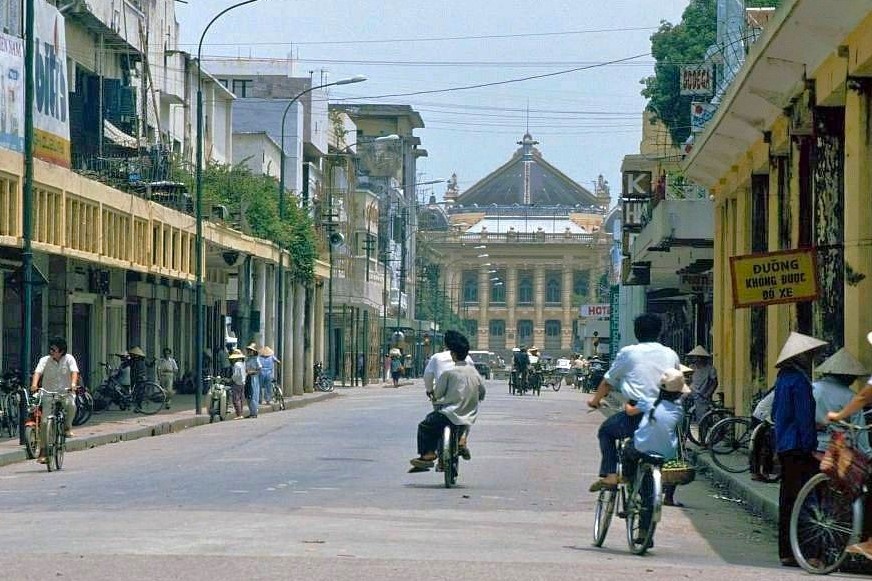 Khong nhan ra Ha Noi, Nha Trang hon 30 nam truoc hinh anh