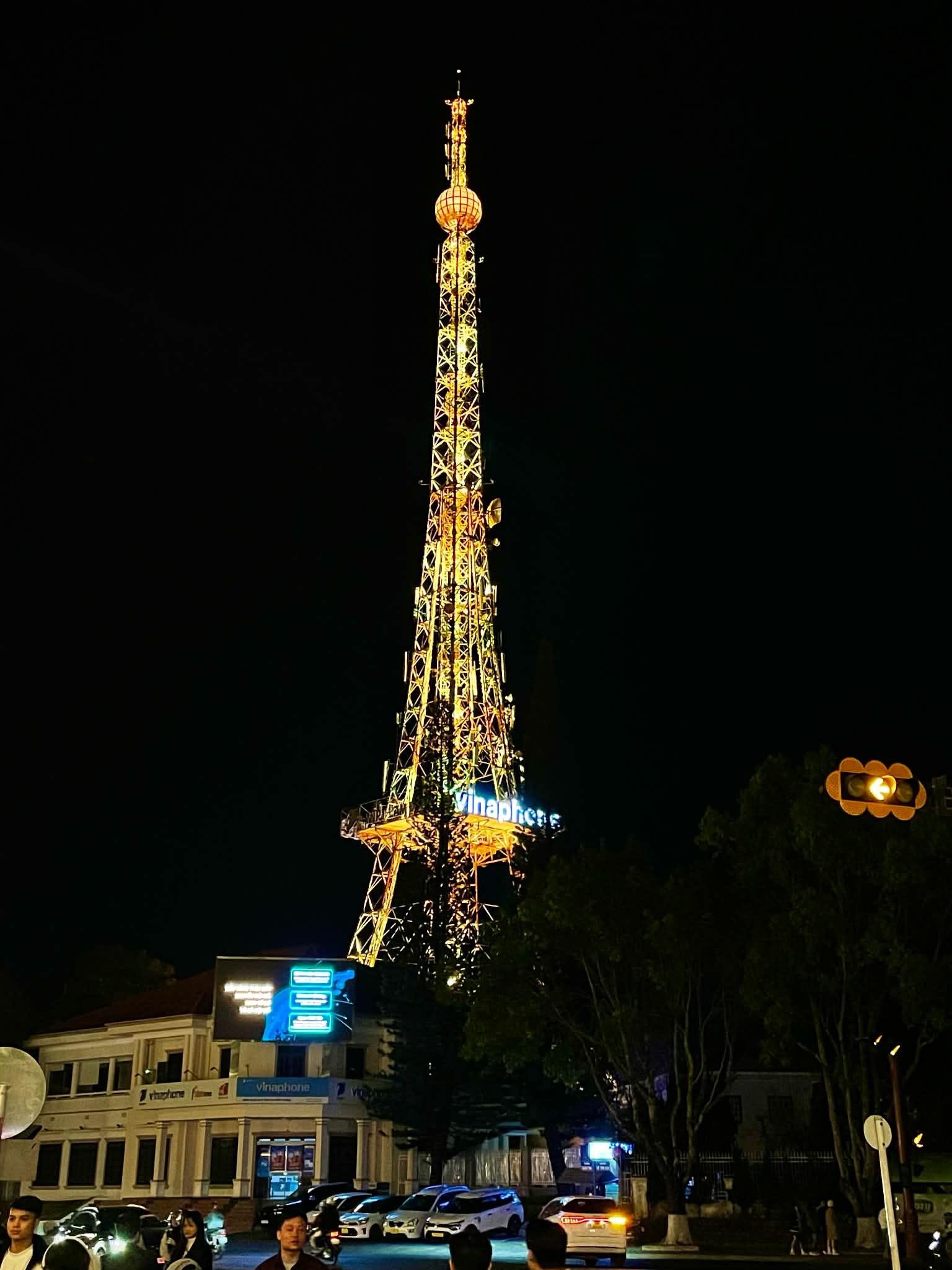 thap Vinaphone Da Lat anh 1