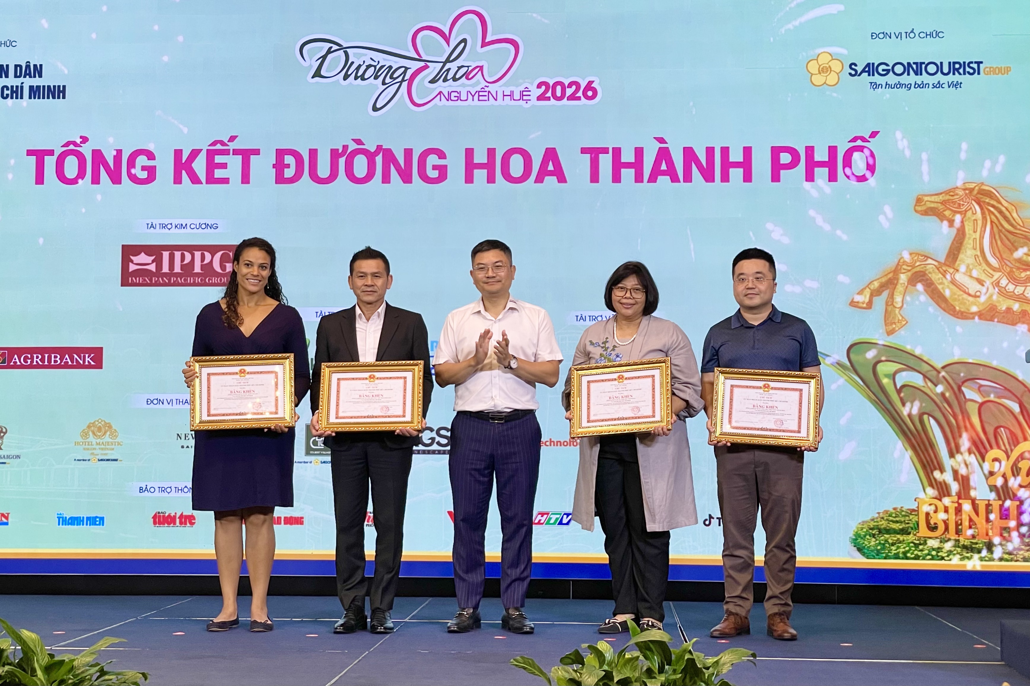 duong hoa Nguyen Hue anh 2