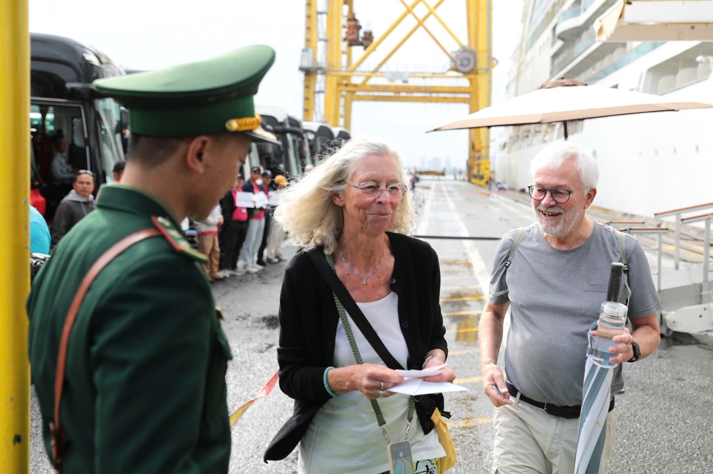 tau bien Da Nang anh 13