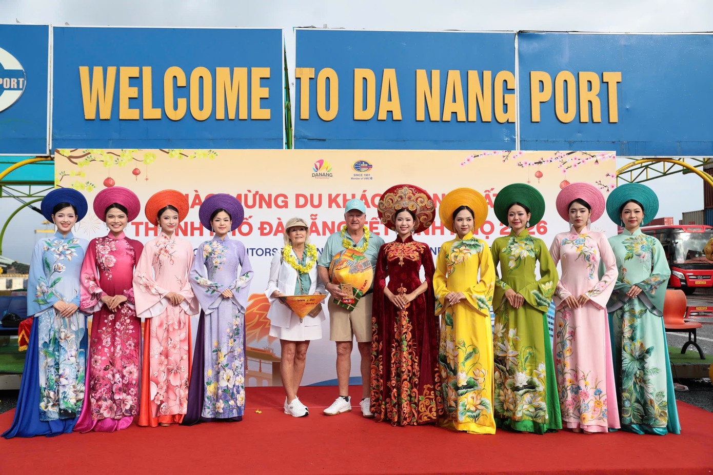 tau bien Da Nang anh 14