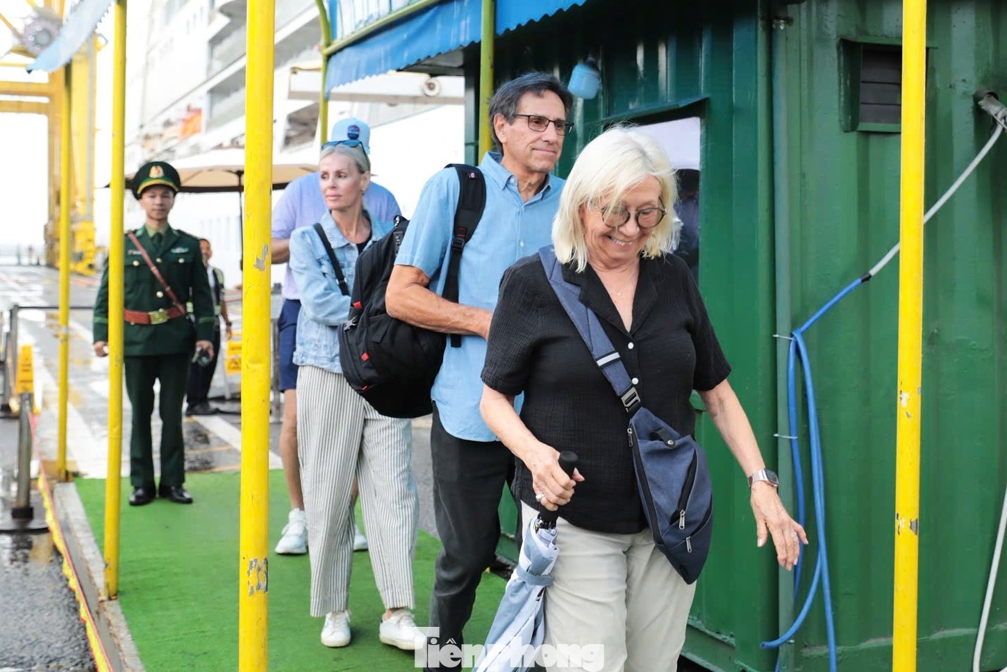 tau bien Da Nang anh 2