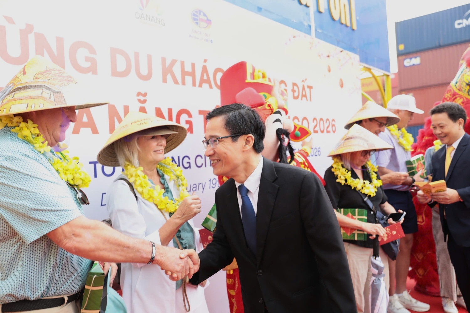 tau bien Da Nang anh 3