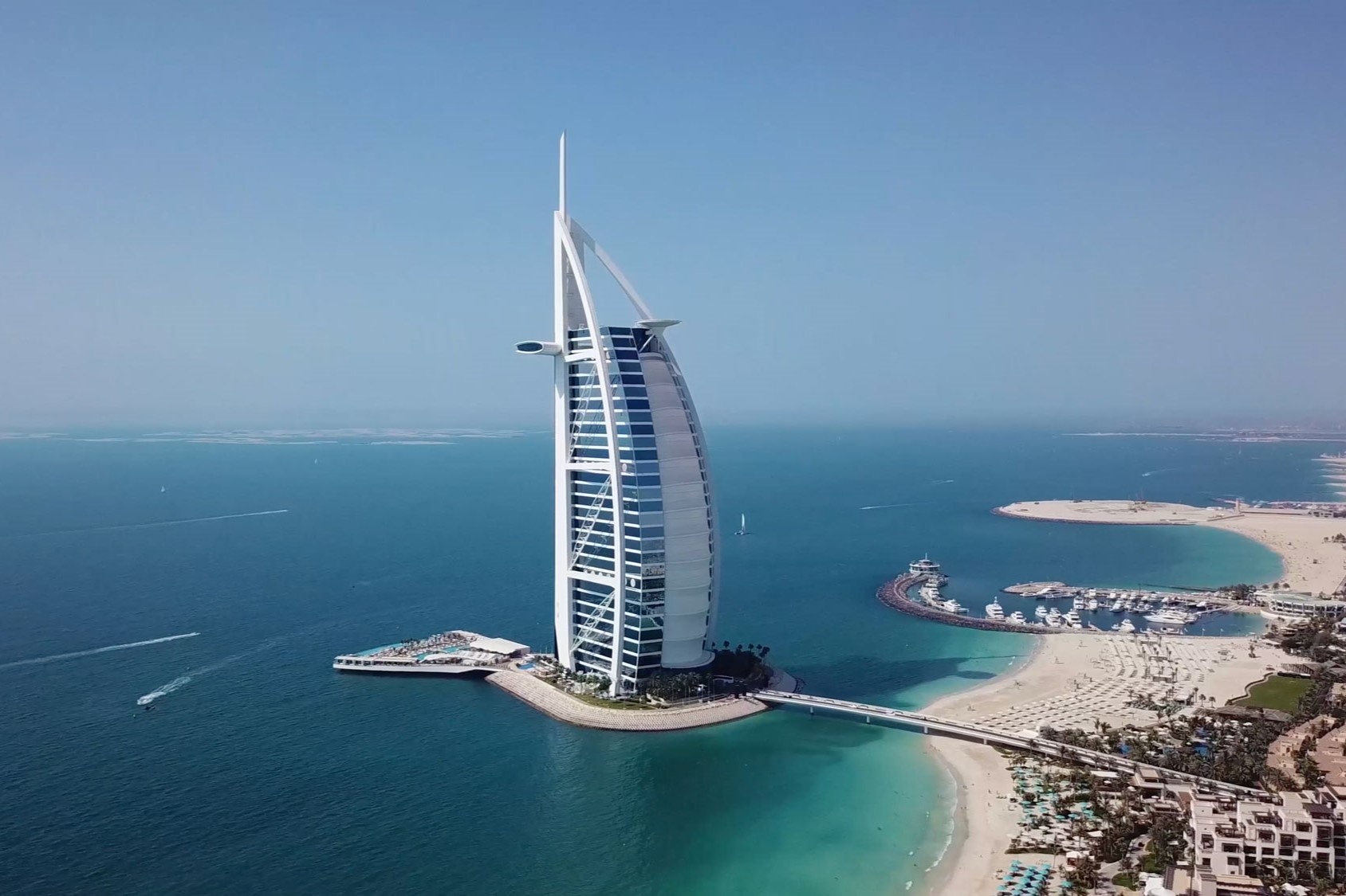 Ben trong khach san 850 trieu dong/dem o Dubai vua boc chay hinh anh