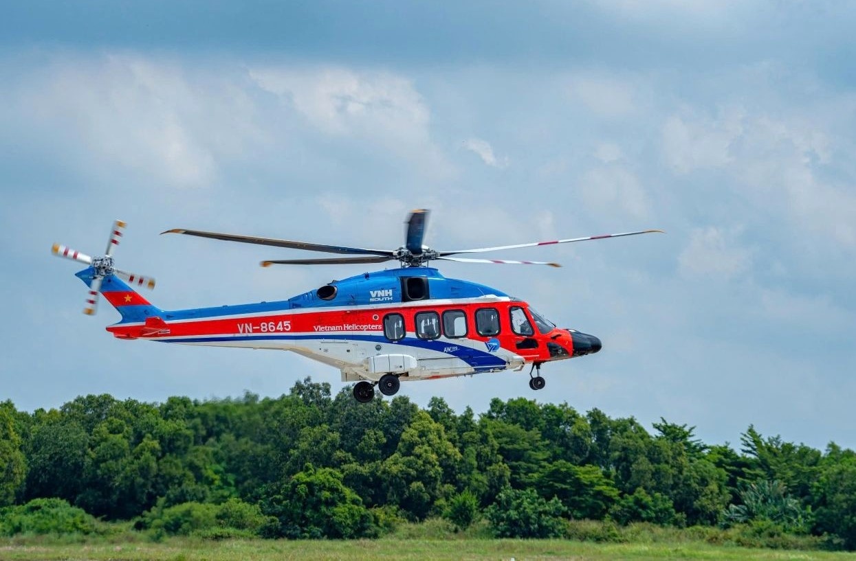 Tour truc thang ngam TP.HCM chinh thuc mo tu hom nay hinh anh