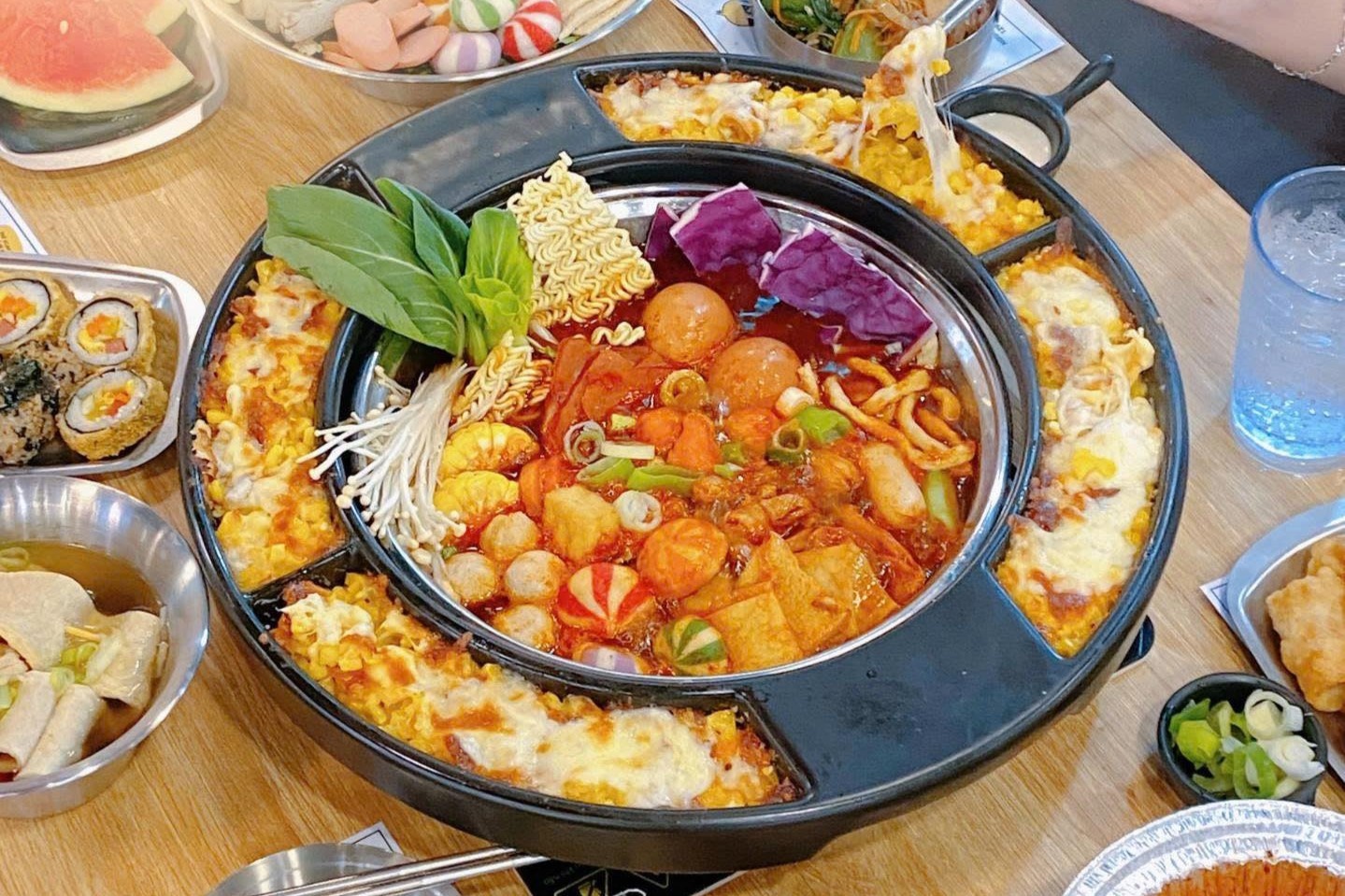 Chuoi nha hang lau SPICY BOX xin loi hinh anh