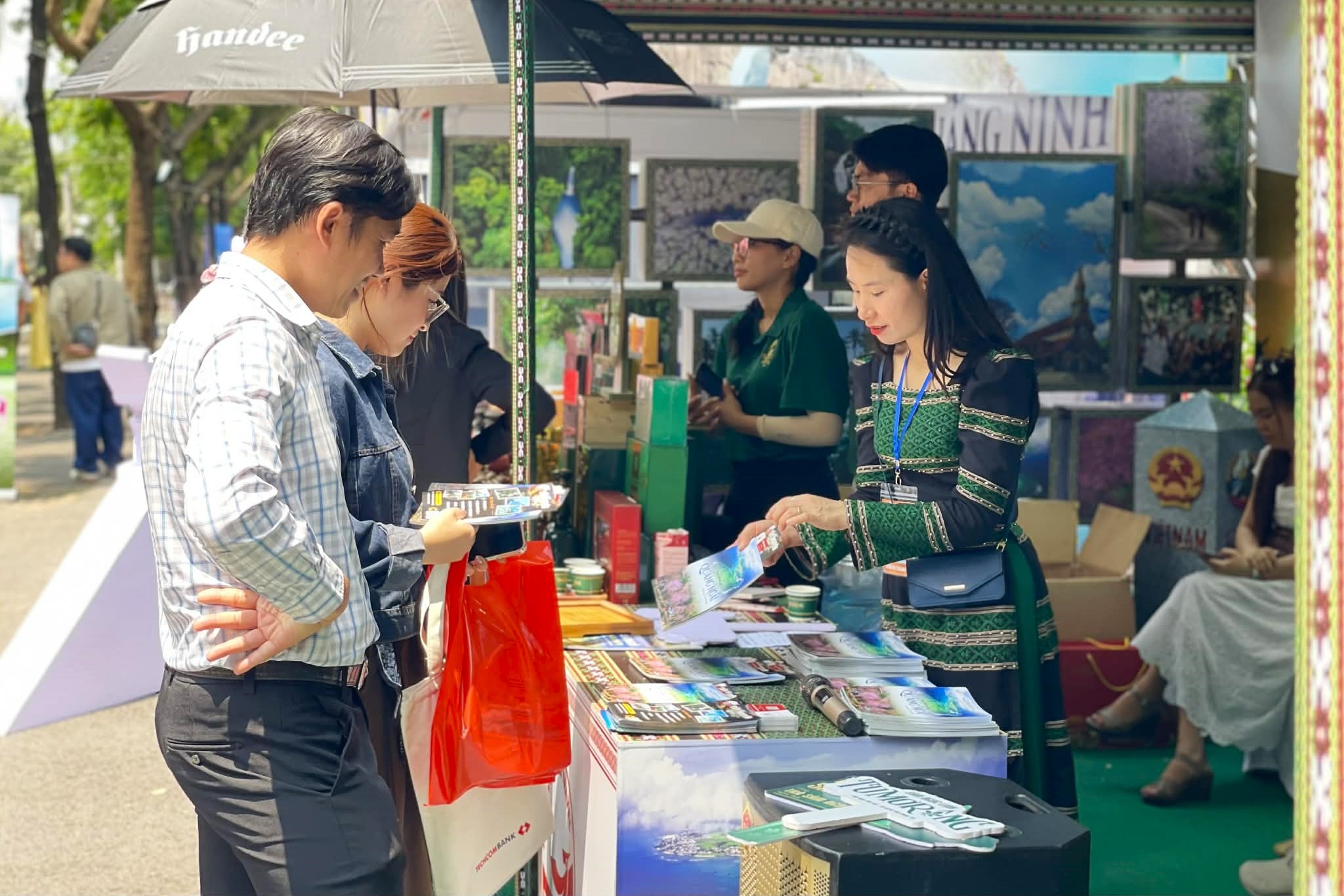 Ngay hoi Du lich TP.HCM anh 6