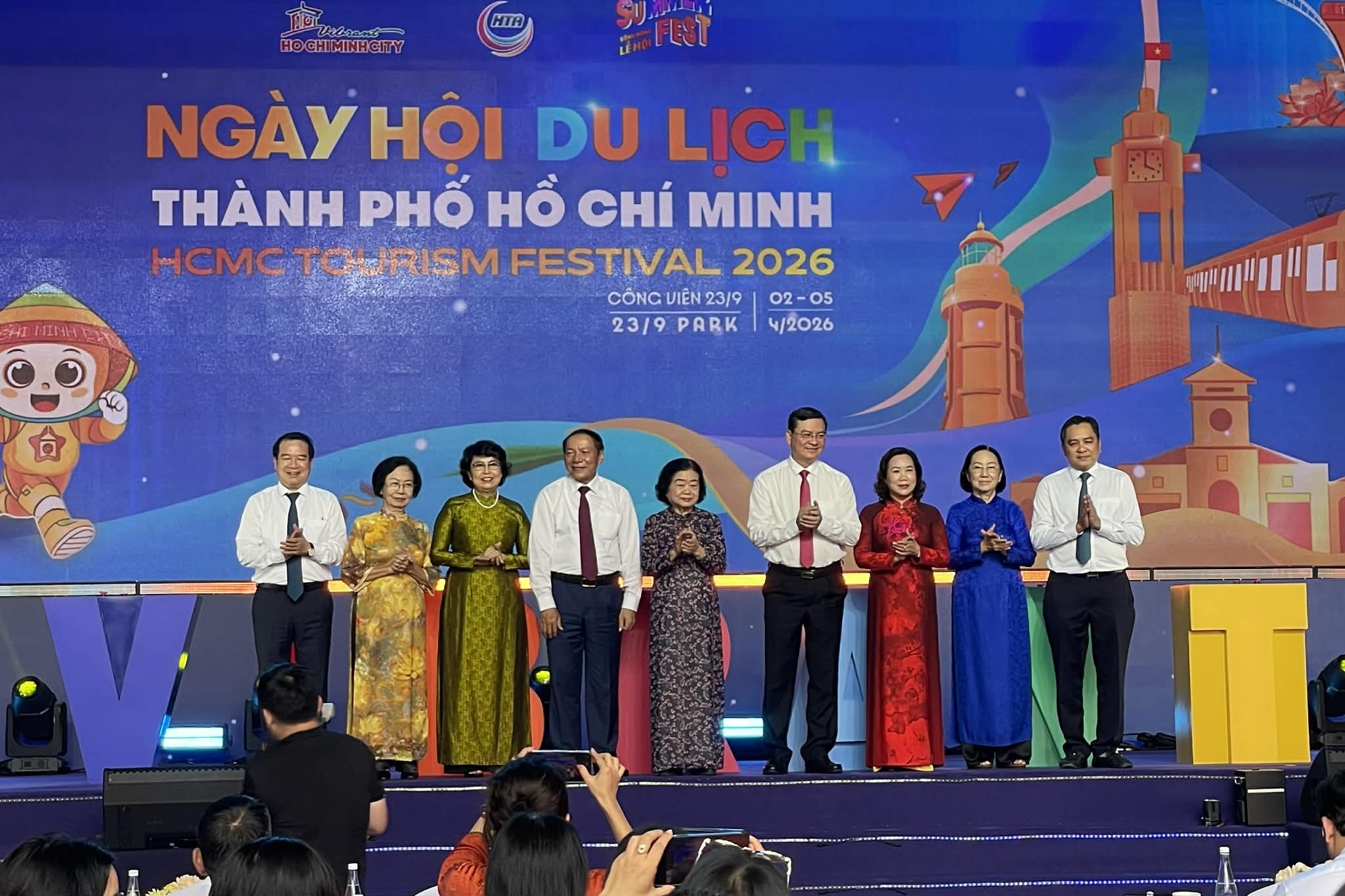 Ngay hoi Du lich TP.HCM anh 1