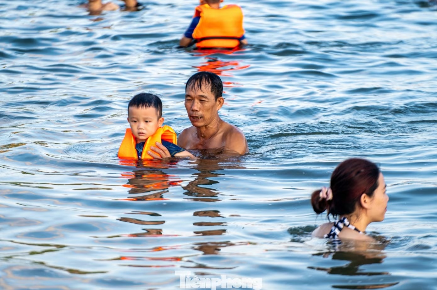 bien Ha Long anh 13