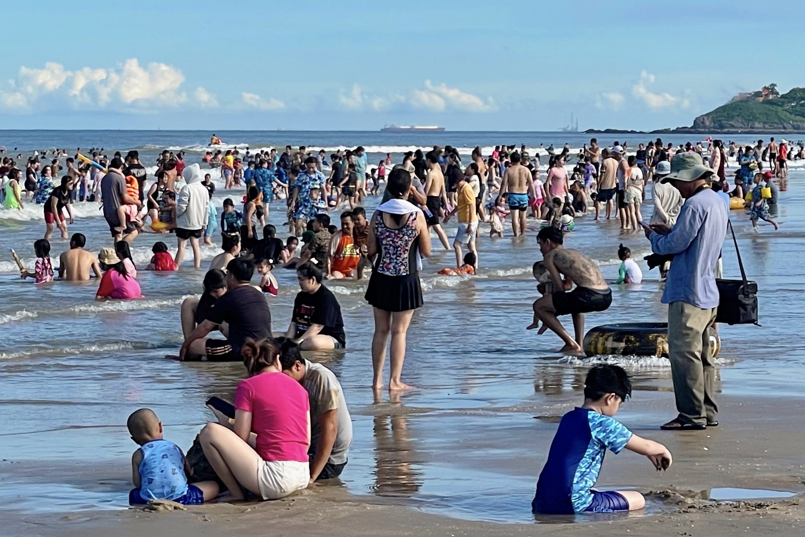 Canh dong nghit tren bien Vung Tau hinh anh