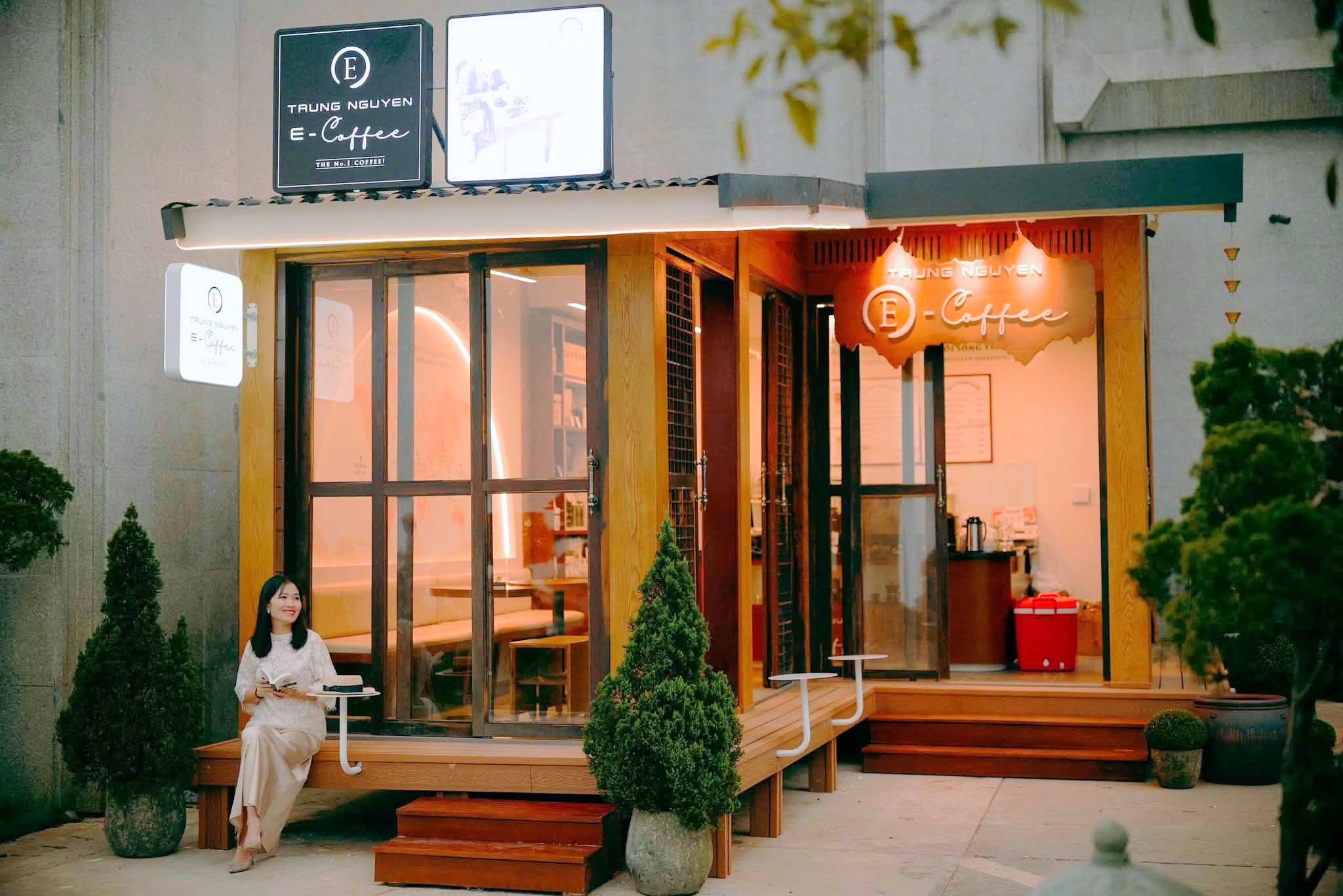 n&uacute;i B&agrave; Đen ảnh 1