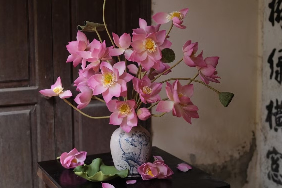 Chi 10 triệu đồng làm bánh Trung thu đẹp như bình hoa thật