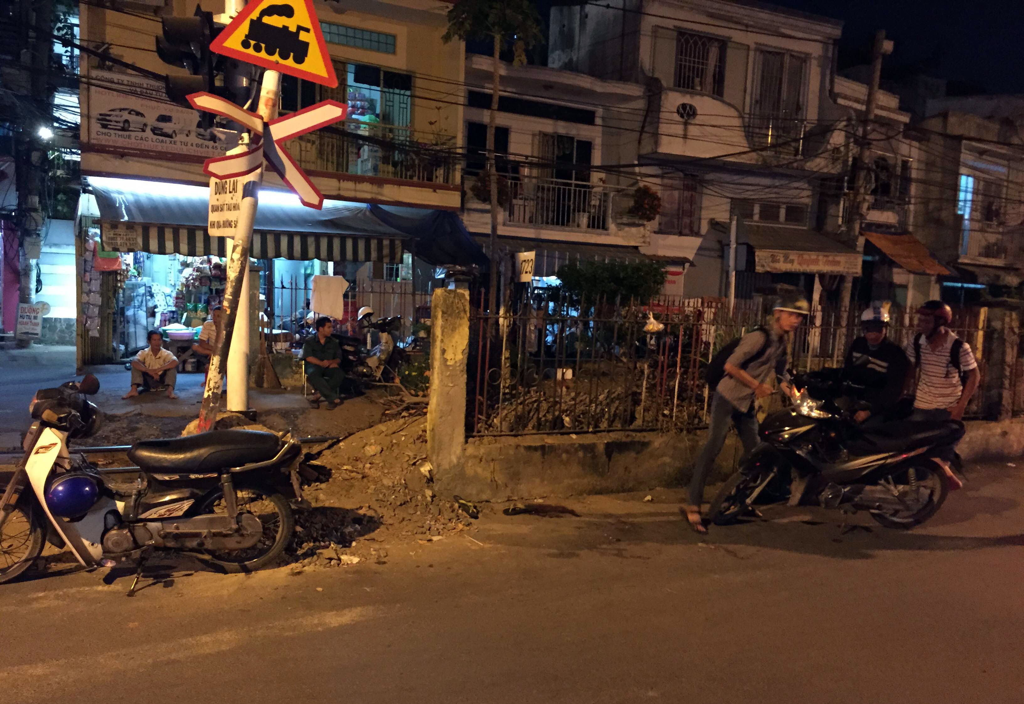 chem gan dut lia canh tay anh 1