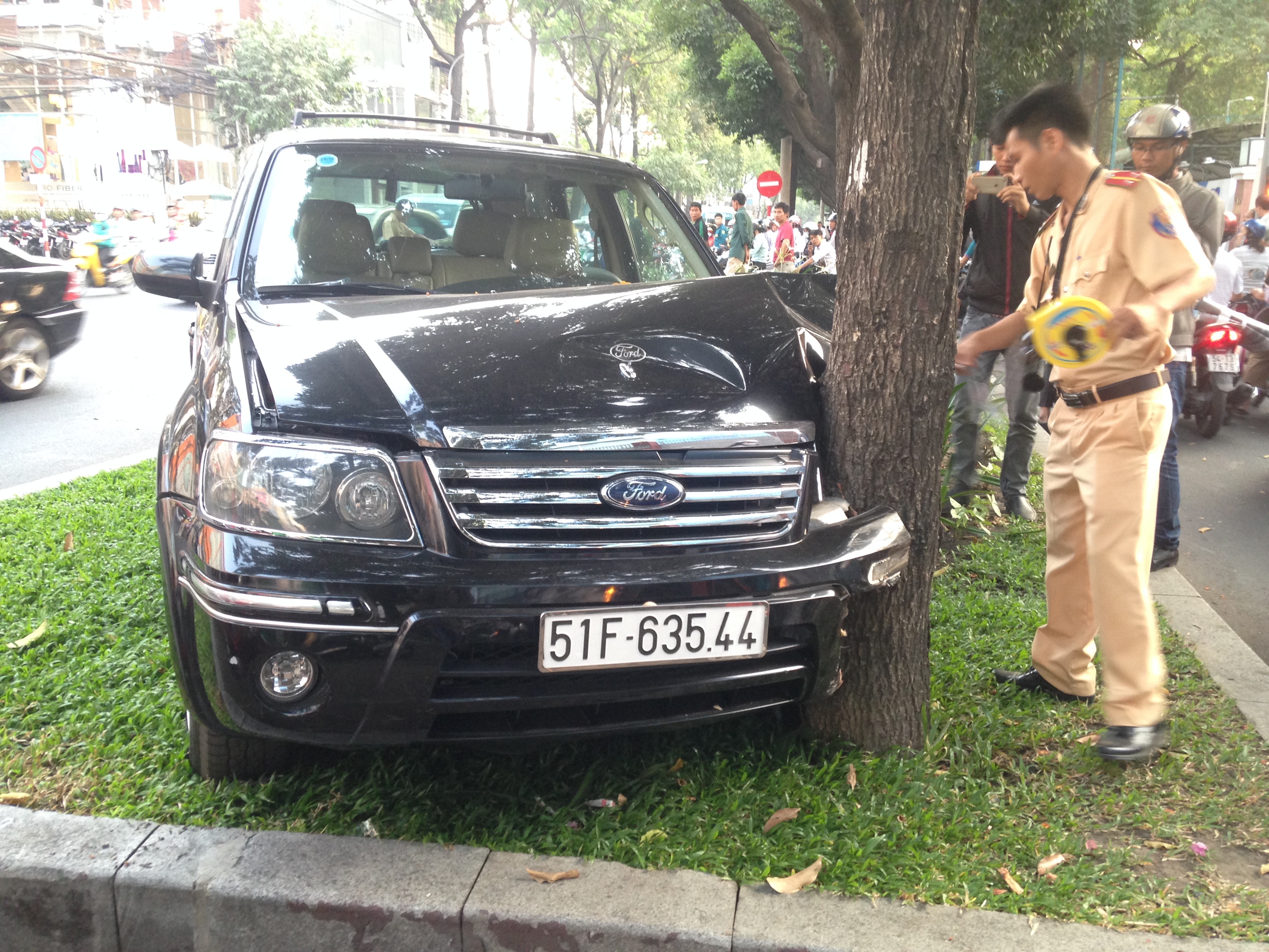 bi oto tong nguy kich anh 2