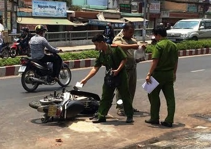 2 co gai nghi bi tat axit o Sai Gon hinh anh