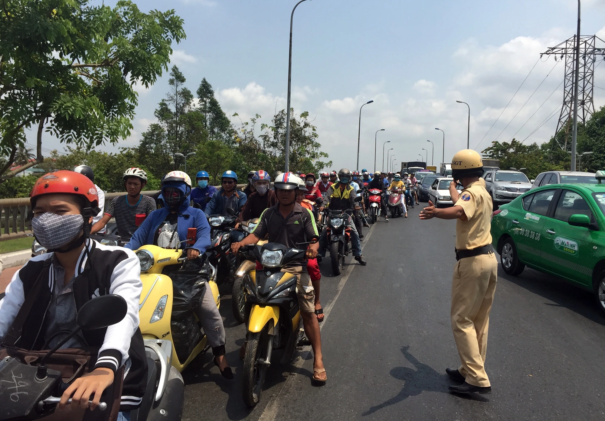 nu sinh bi xe ben can gay chan anh 2