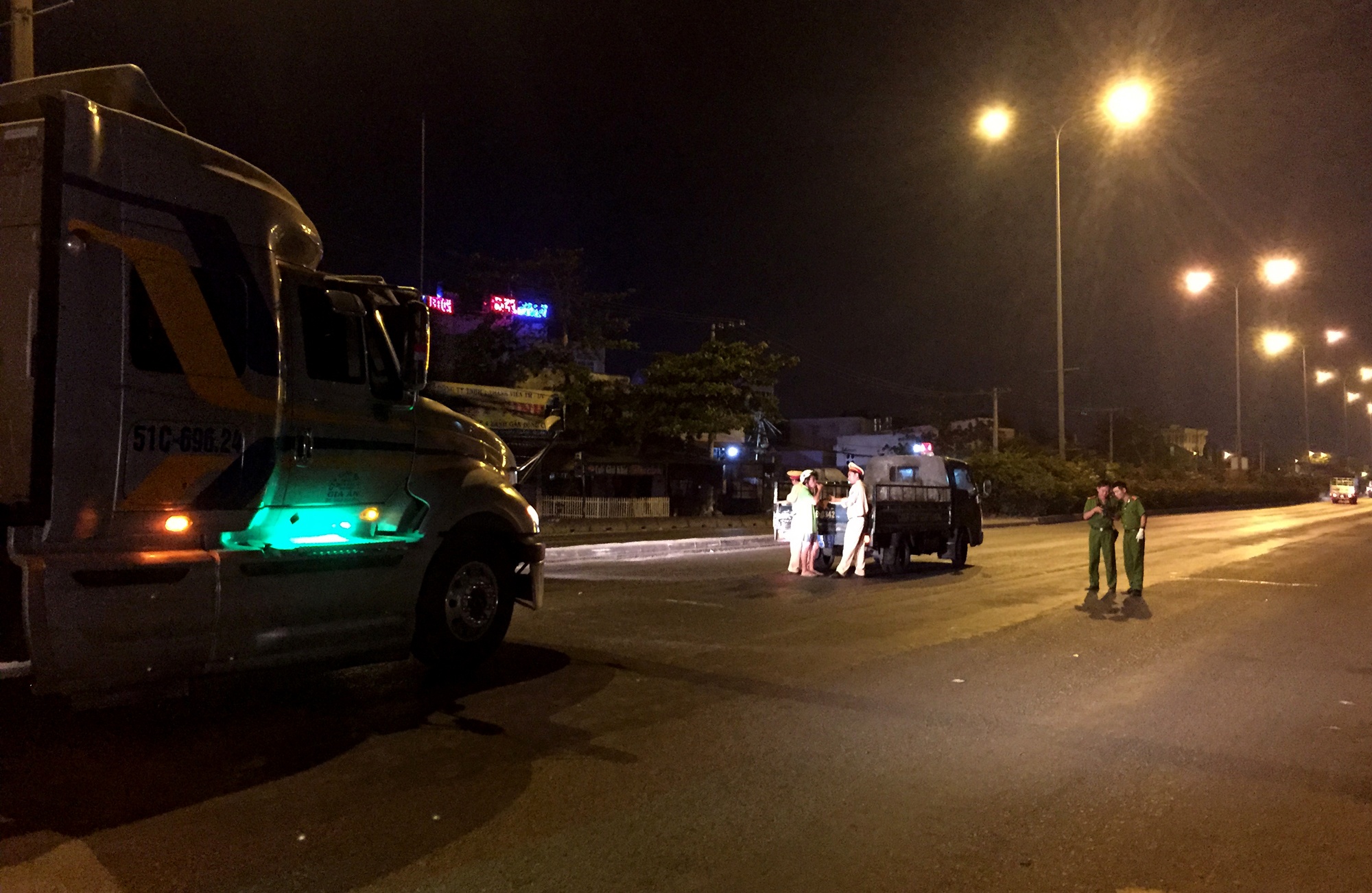 container keo le xe may anh 2