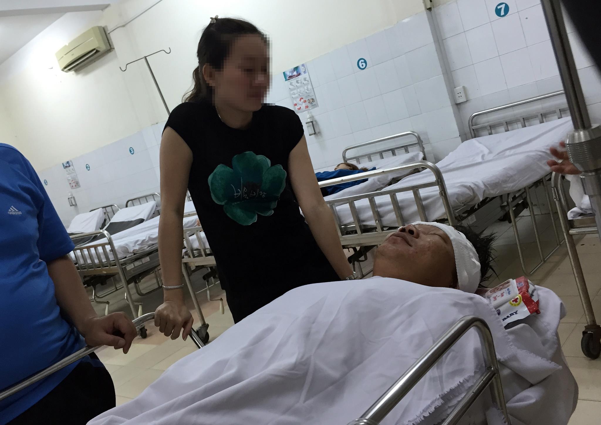 Giang ho Sai Gon xong vao benh vien chem nguoi hinh anh