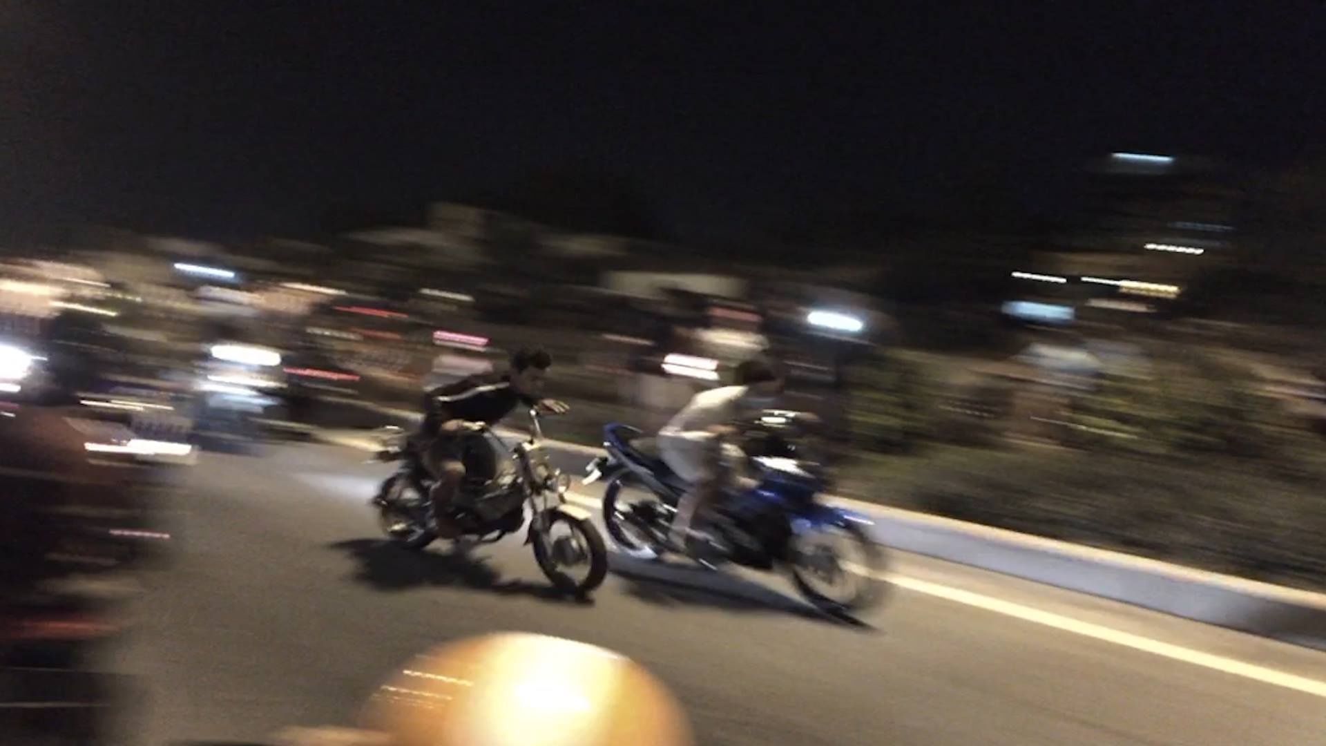 quái xế quậy tưng quốc lộ ảnh 1 quai xe quay tung quoc lo anh 1