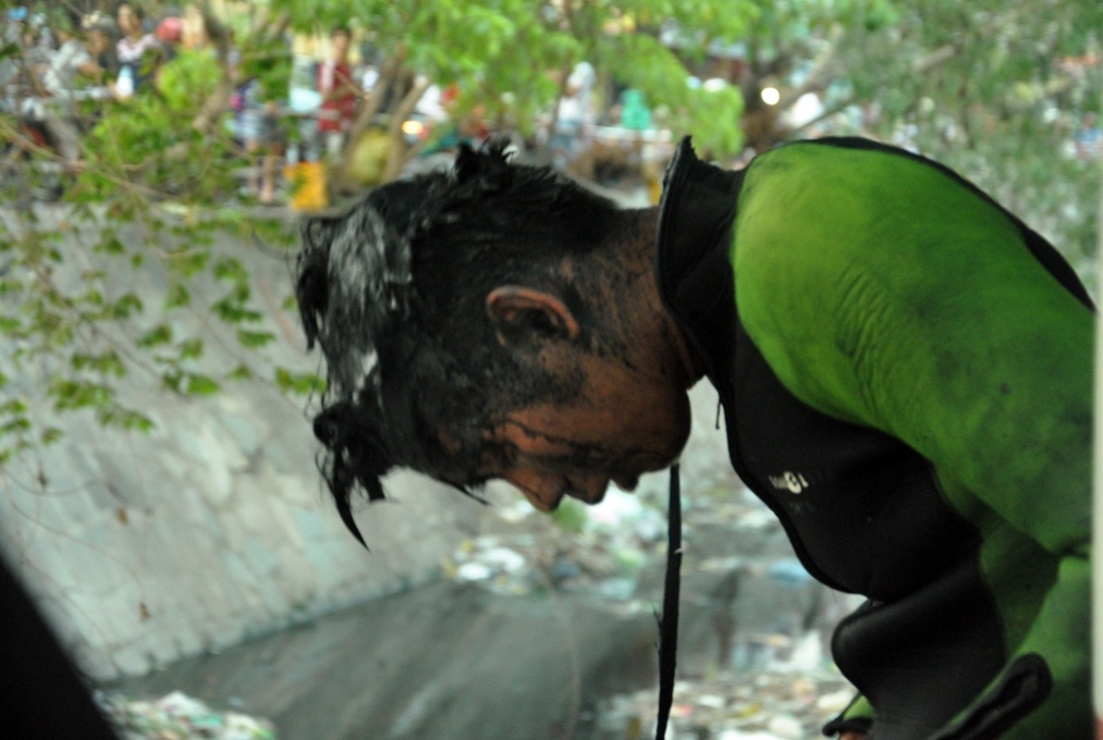 4 gio ngup lan kenh thoi tim ket sat o Sai Gon hinh anh