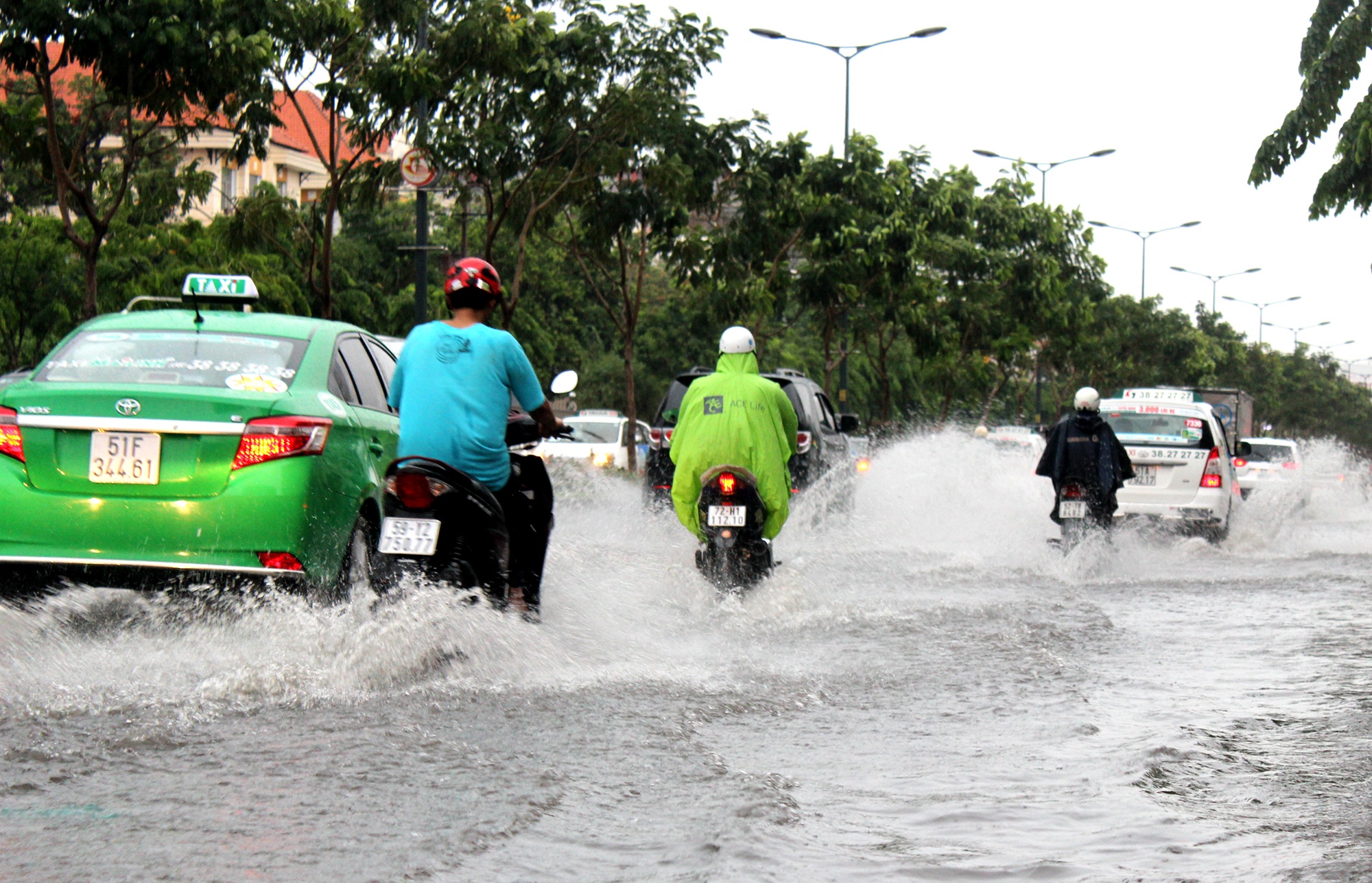 quanh sân bay tân sơn nhất ngập sâu ảnh 1 quanh san bay tan son nhat ngap sau anh 1