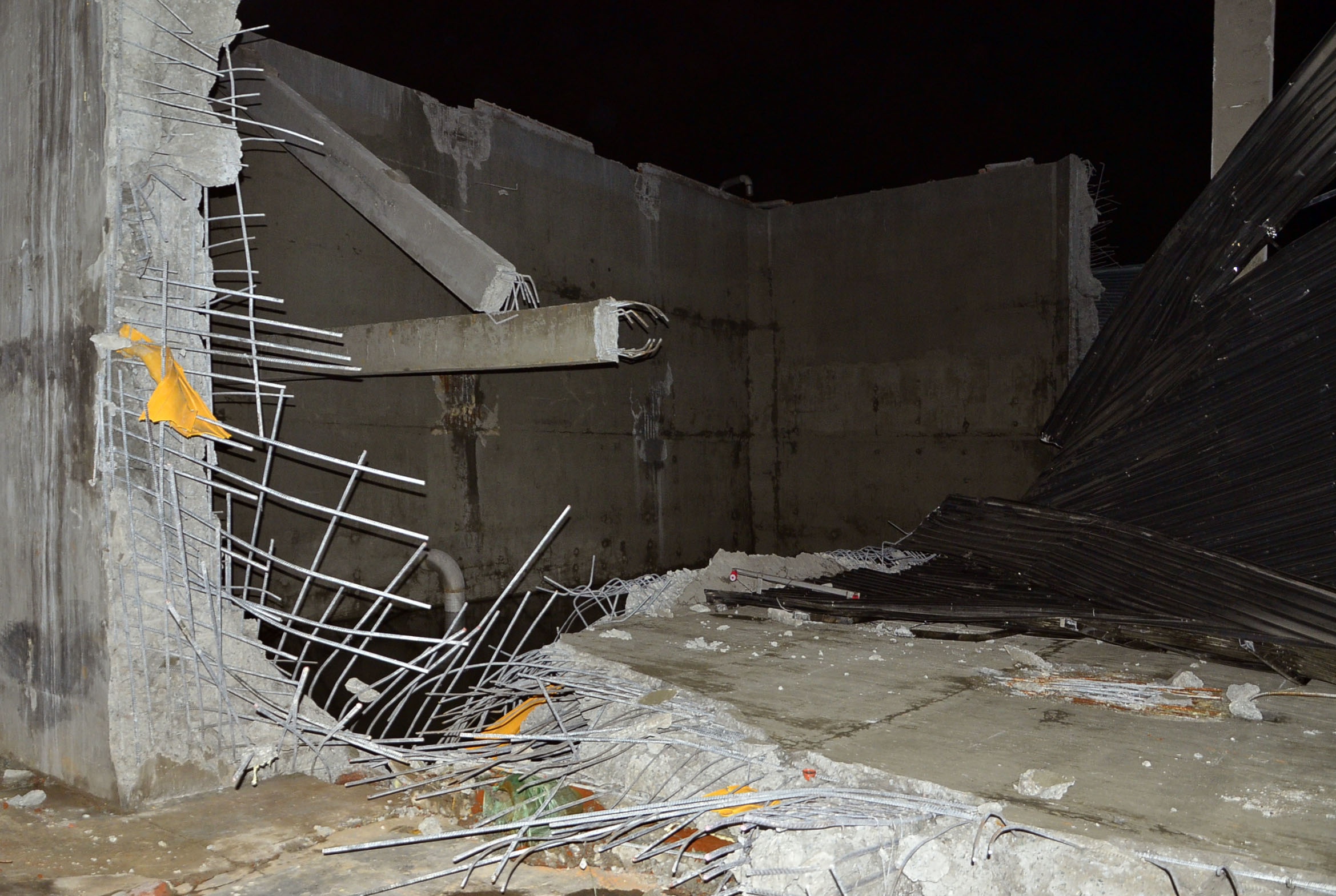 Vo bon nuoc 1.200 m3 o Sai Gon, nhieu nguoi hot hoang hinh anh