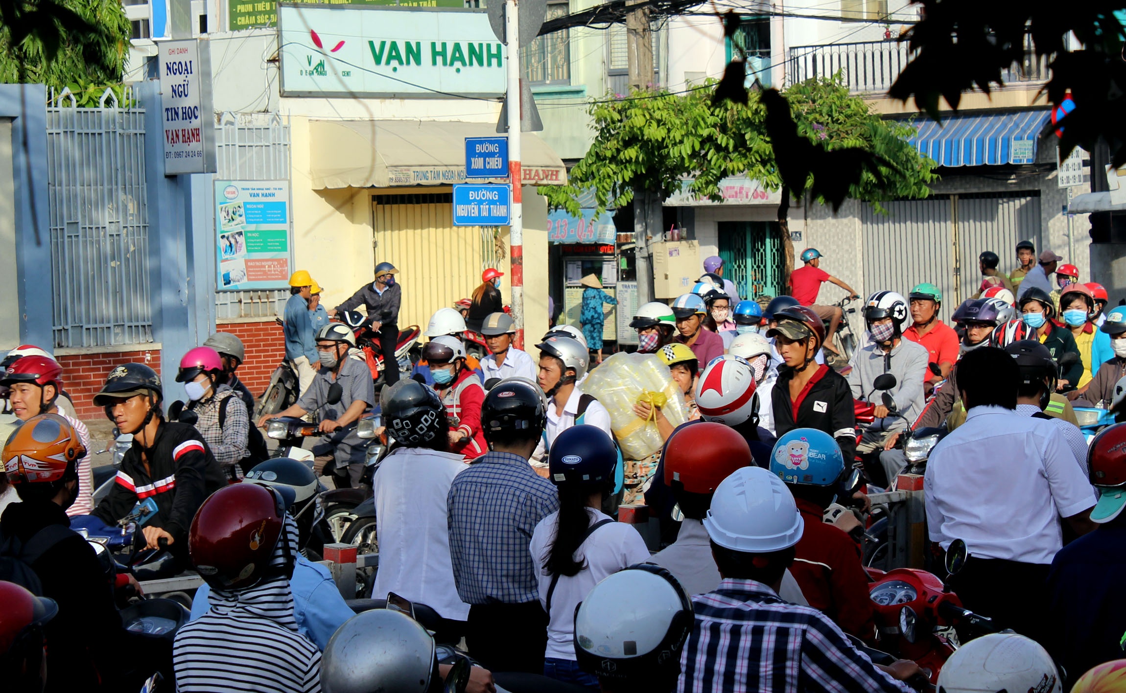 container tong sap tuong o sai gon anh 3