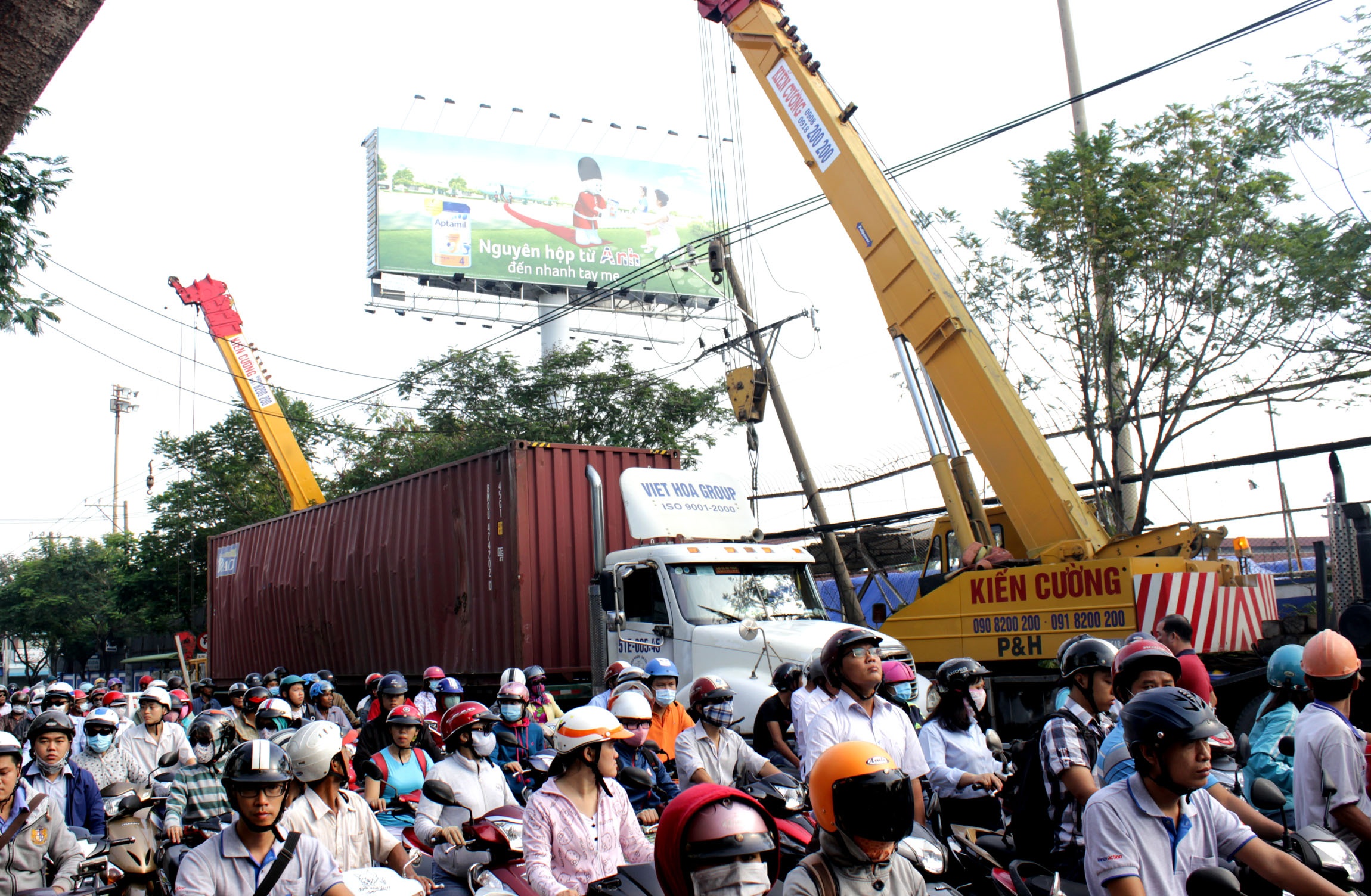 container tong sap tuong o sai gon anh 6