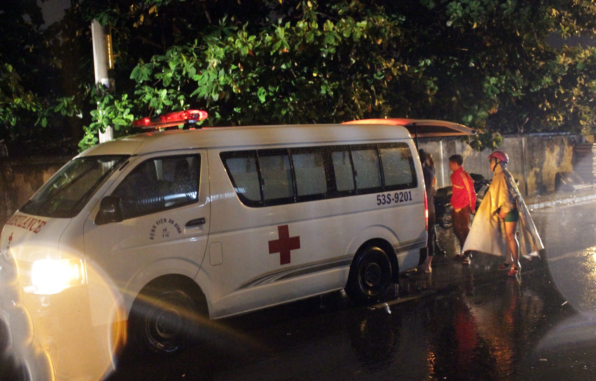 nam sinh tong xe tai tu vong anh 2