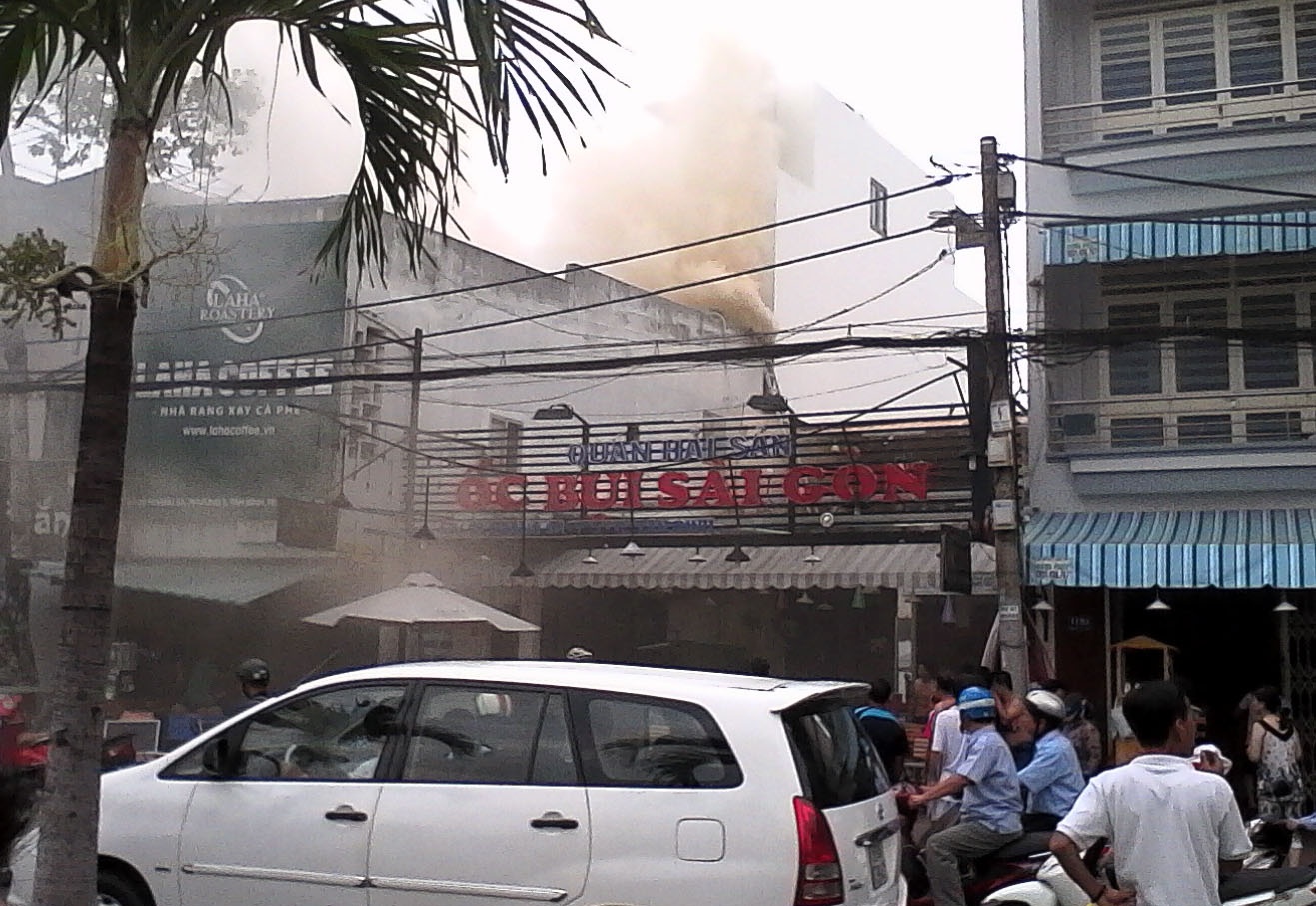 Chay co so rang ca phe o Sai Gon, nhieu nguoi thao chay hinh anh