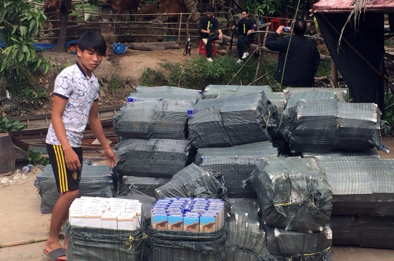 Thu giu 90.000 goi thuoc la lau o vung bien hinh anh