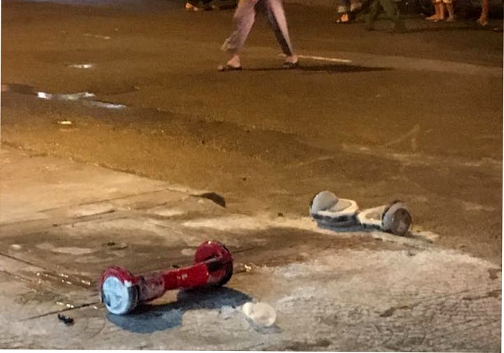 Xe dien can bang phat no o trung tam Sai Gon hinh anh