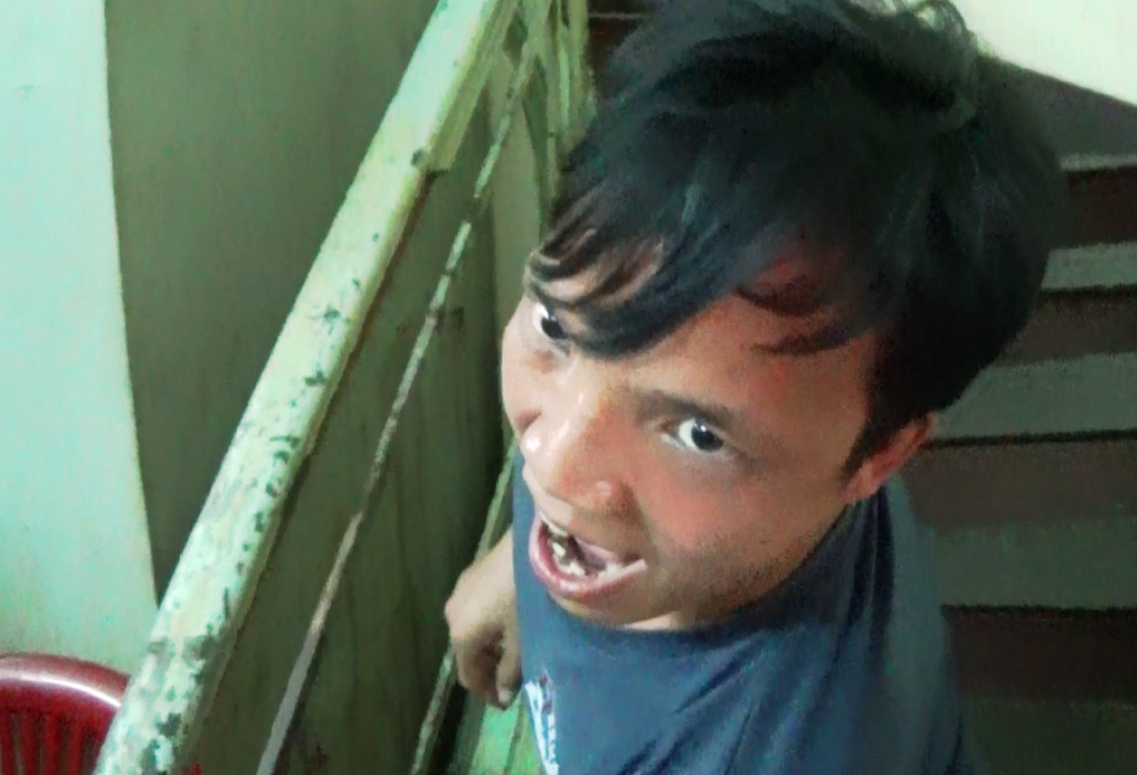 Thanh nien nghi ngao da doa dot xe CSGT tai Sai Gon hinh anh