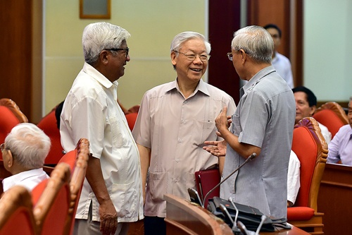 Thong bao voi can bo cap cao nghi huu ve Bien Dong, Formosa hinh anh