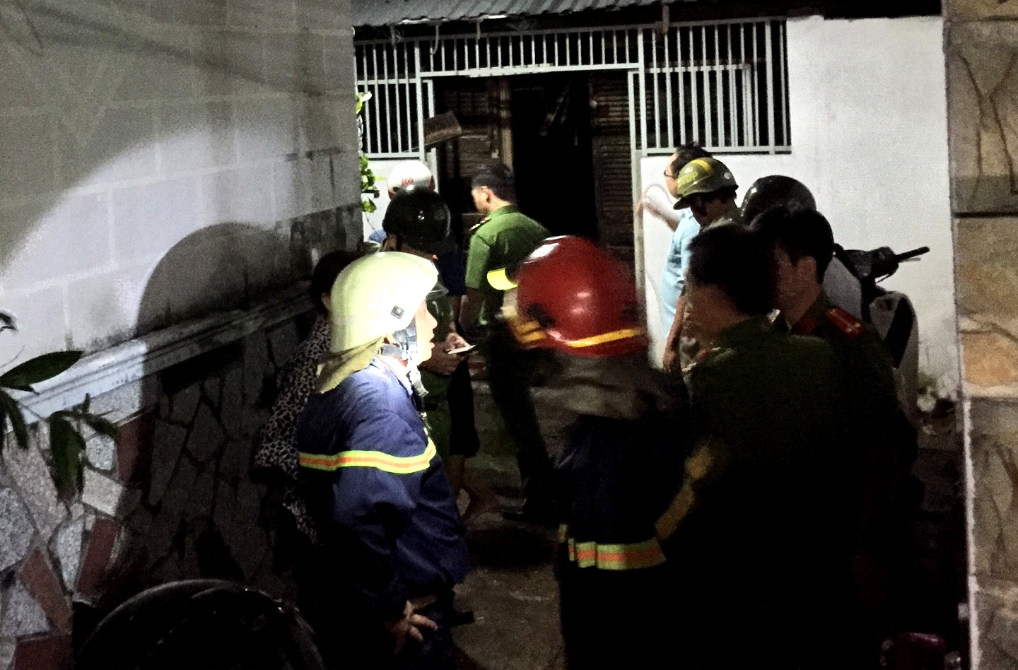 Cu ba bi liet nghi tu van bang xang o Sai Gon hinh anh