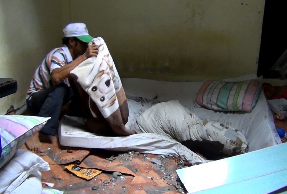 Mang tuong roi sap phong ngu, mot phu nu thoat chet hinh anh