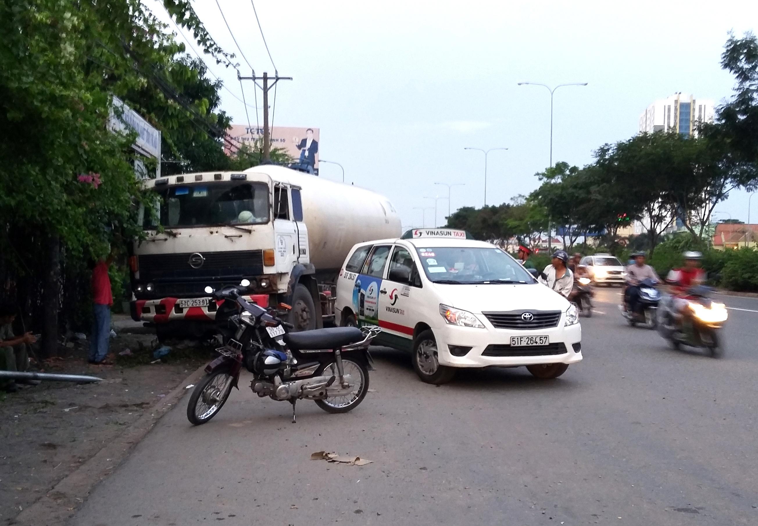 Tai nạn giao thông ảnh 1 Tai nan giao thong anh 1