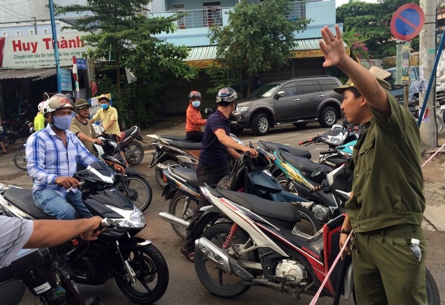 Cầu bị sụt lún ở Sài Gòn ảnh 3 Cau bi sut lun o Sai Gon anh 3