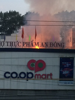 chay sieu thi co.opmart anh 1