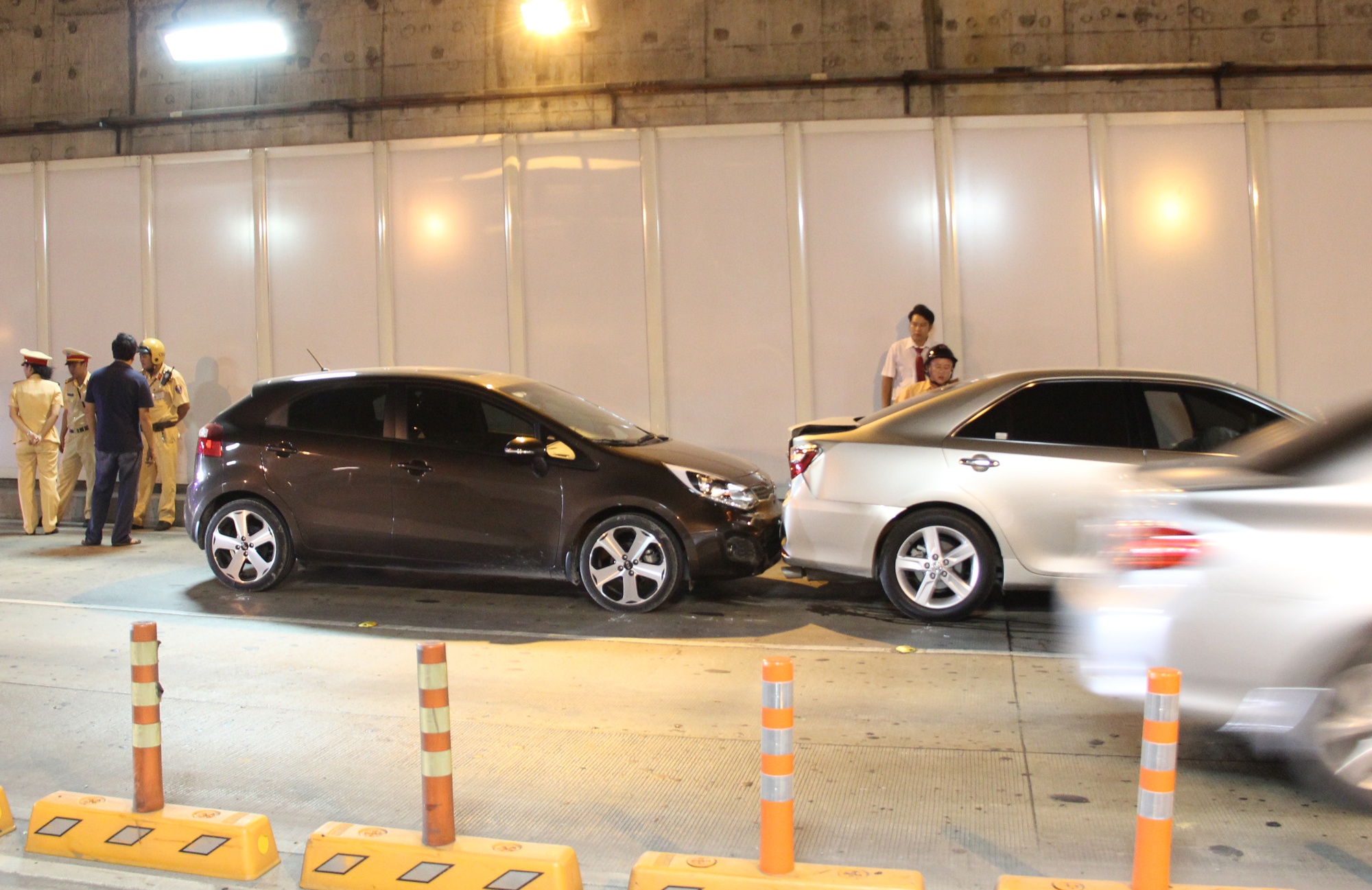 3 oto va cham o ham thu thiem anh 1