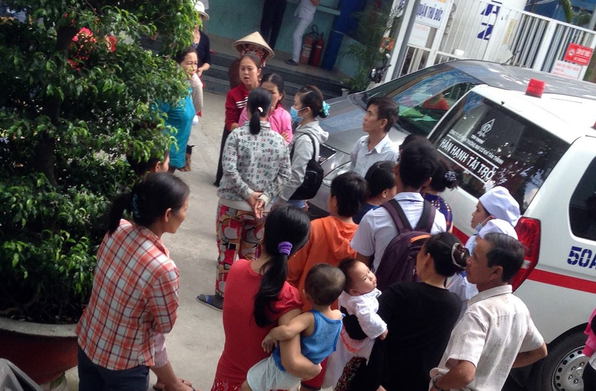 bé 13 tháng tuổi ngã vào chậu nước ảnh 1 be 13 thang tuoi nga vao chau nuoc anh 1