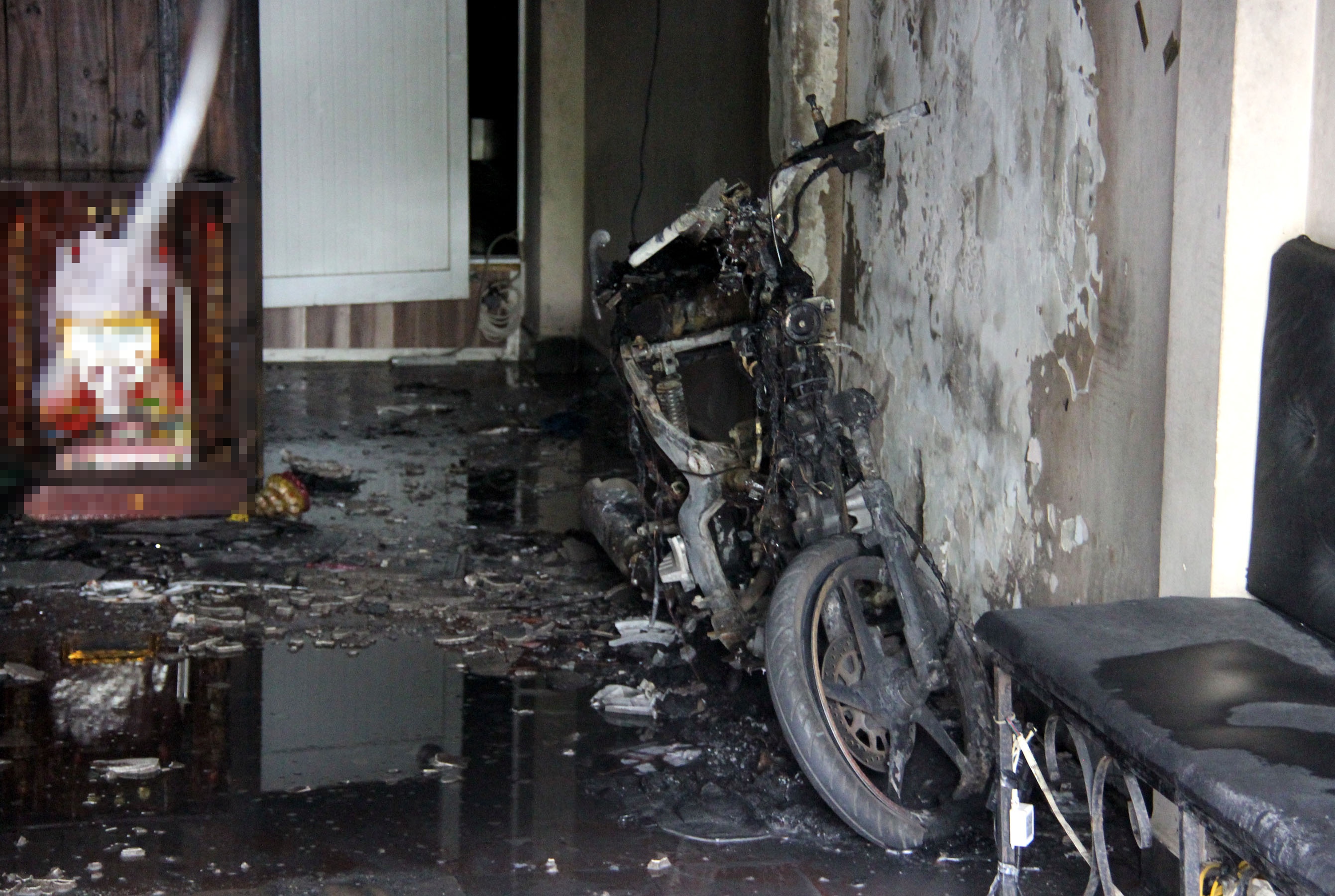 cháy xe nouvo ở sài gòn ảnh 2 chay xe nouvo o sai gon anh 2