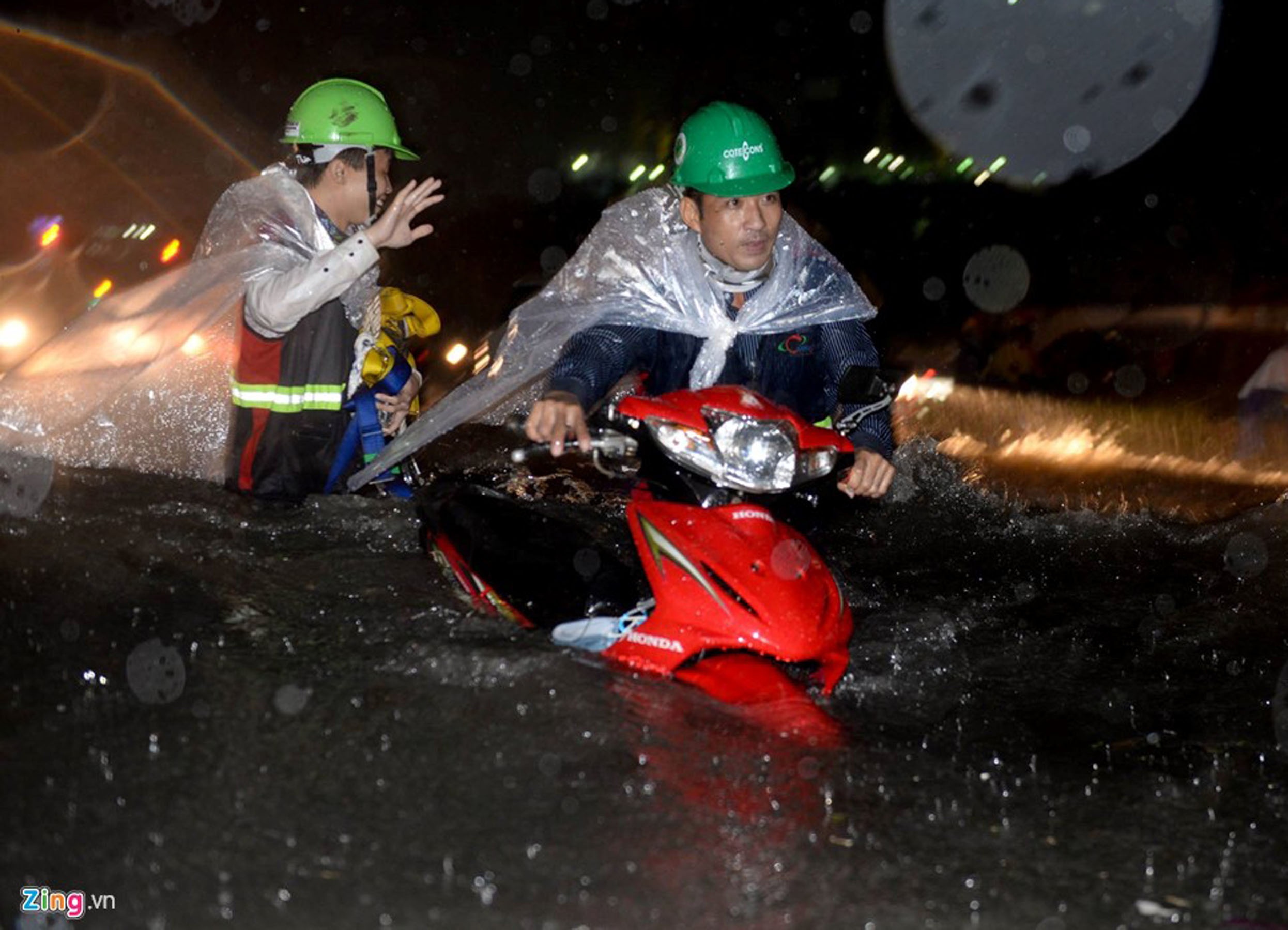 xe chết máy vì ngập ở sài gòn ảnh 1 xe chet may vi ngap o sai gon anh 1