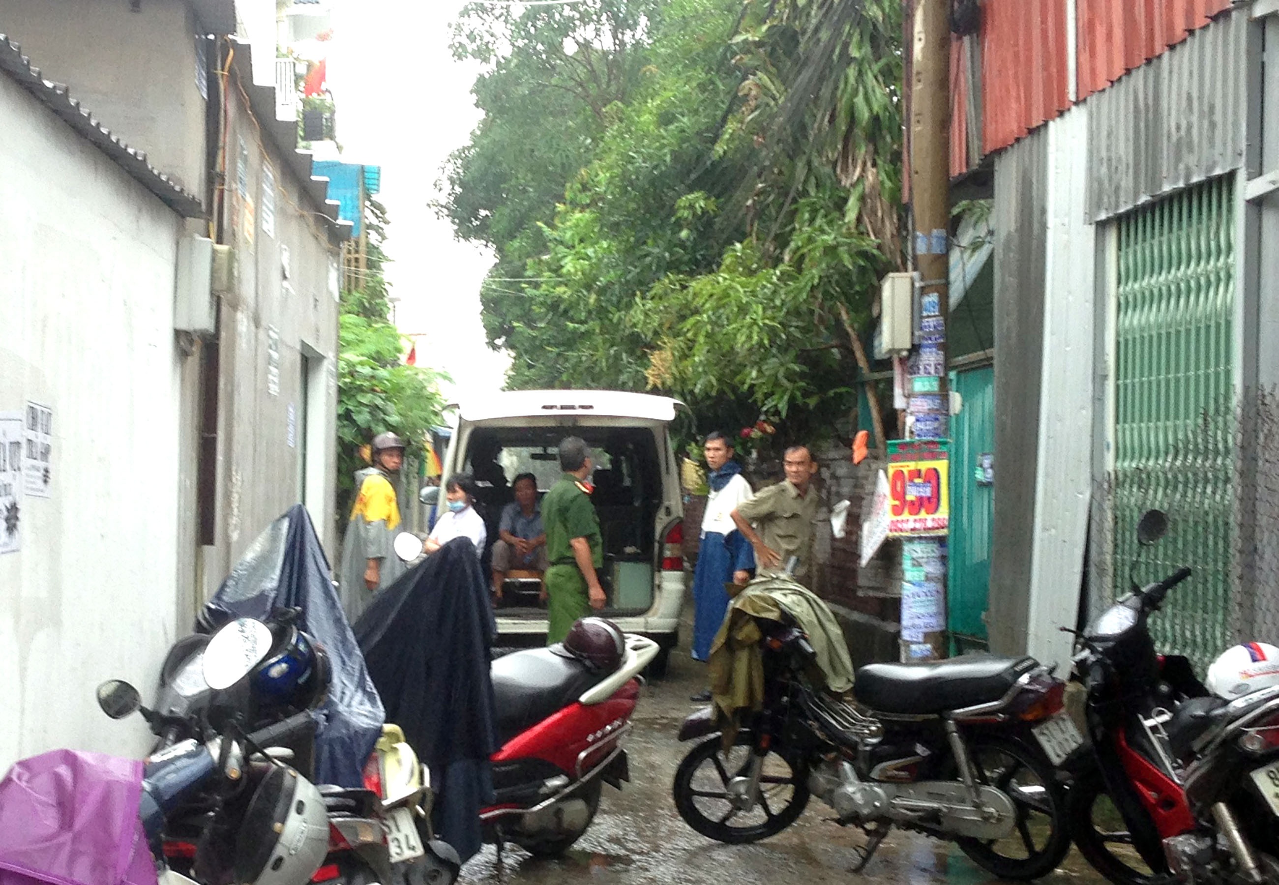 Binh chua chay no nhu bom o Sai Gon, 1 nguoi tu vong hinh anh