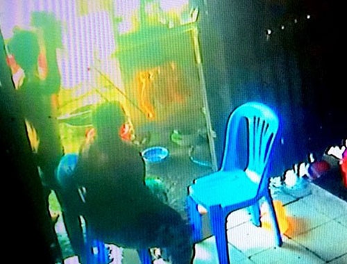 30 phut giai cuu ba lao bi ke nghi ngao da khong che hinh anh