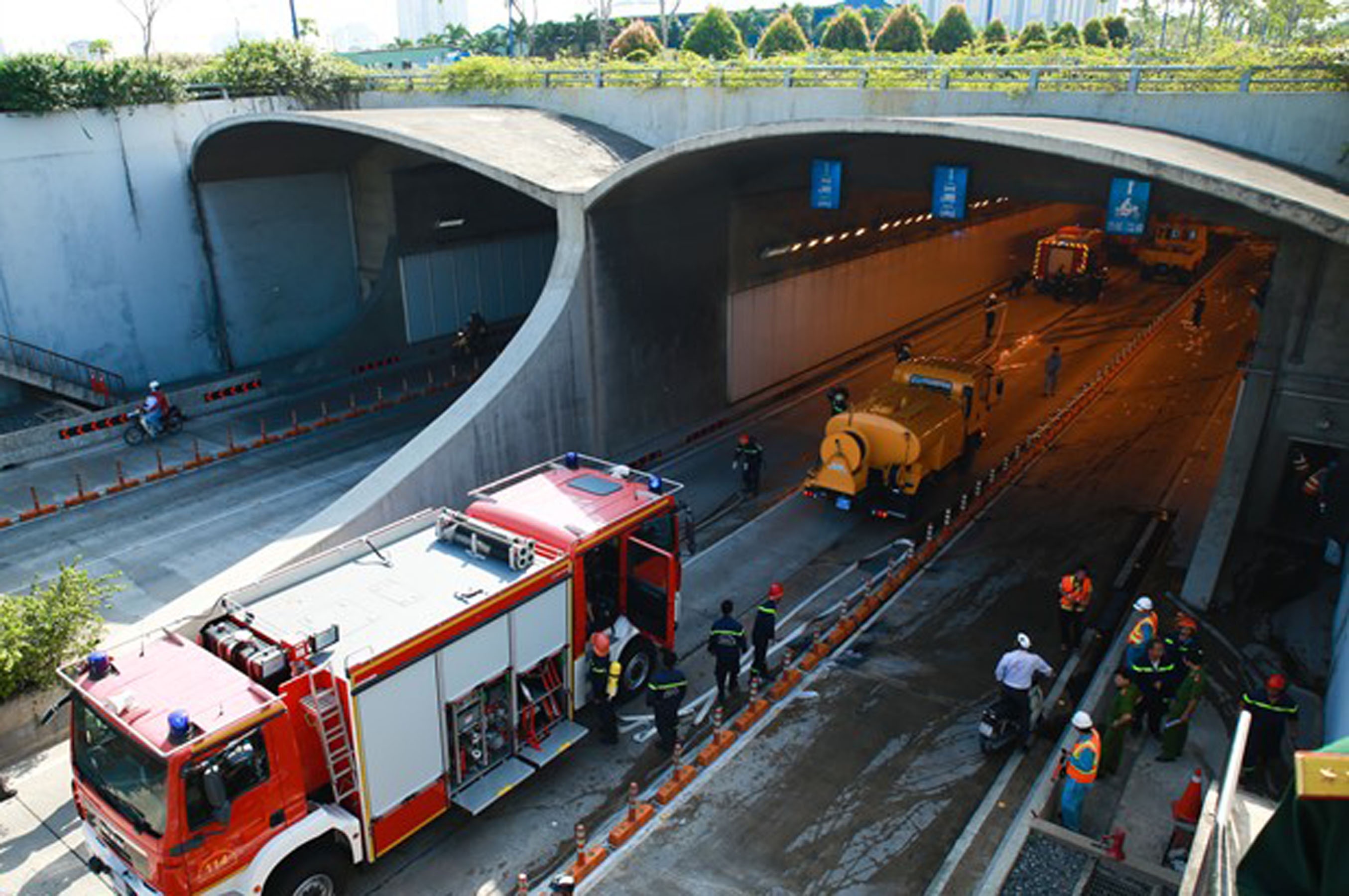 Dong ham Thu Thiem 2 gio de dien tap chua chay hinh anh